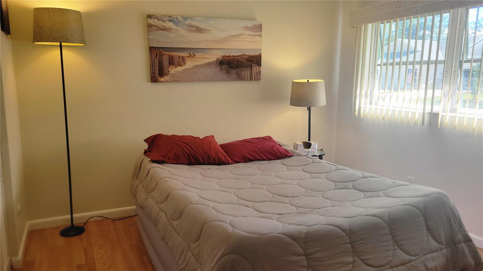 CIRCLE SQUARE WOODS - Residential