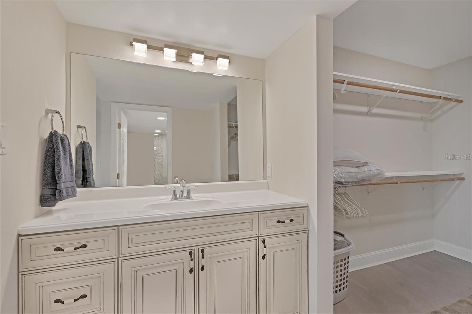 POINTE ON MIDNIGHT PASS - Residential Lease