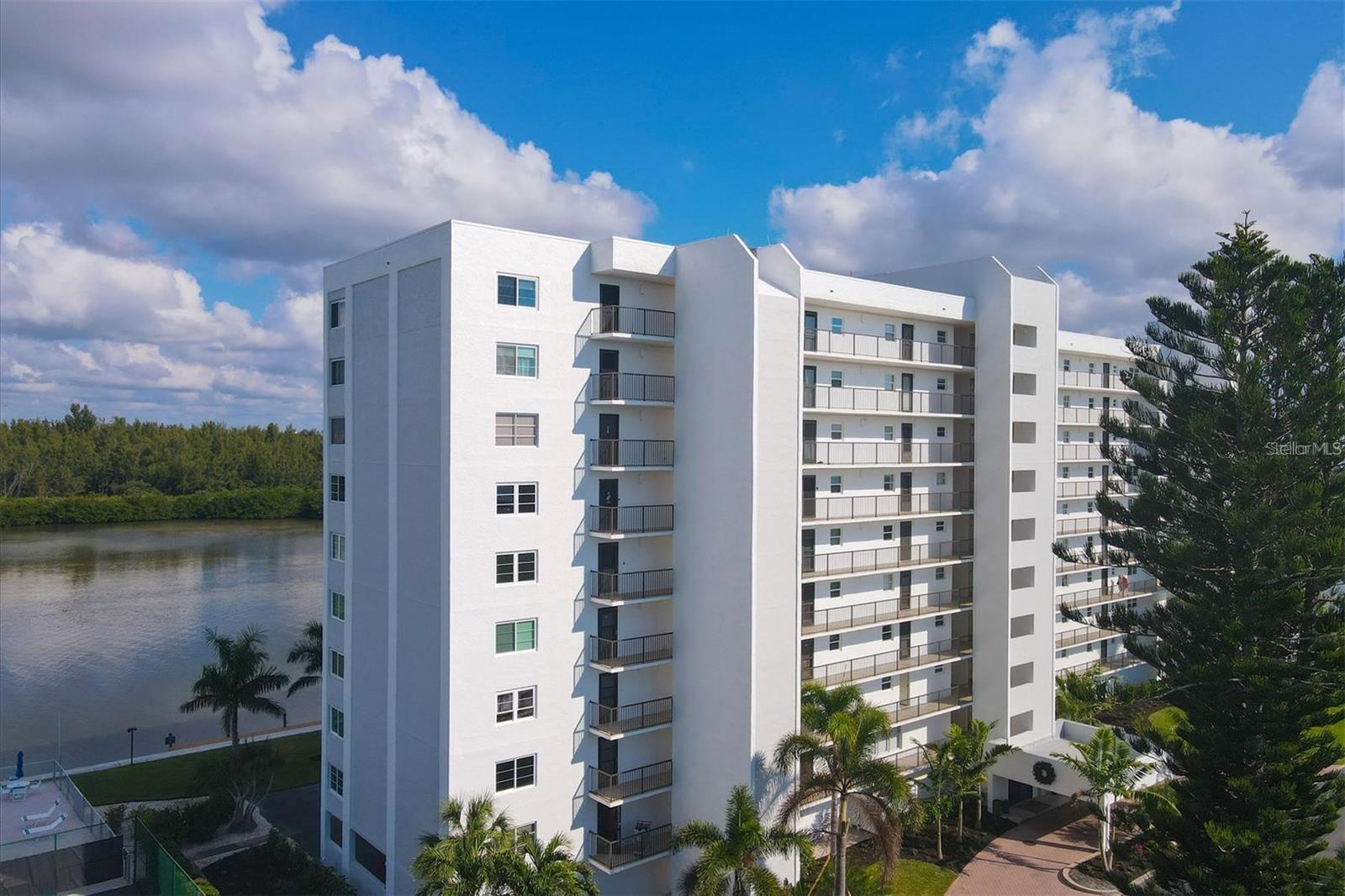 POINTE ON MIDNIGHT PASS - Residential Lease
