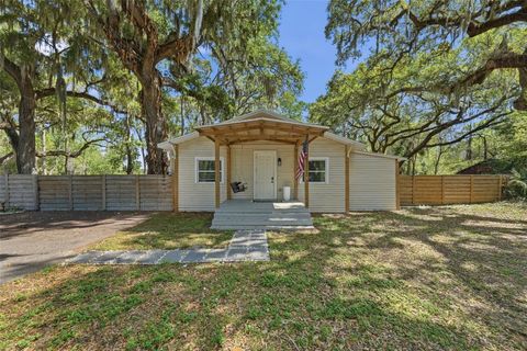 Photo of 36104 Emeralda Avenue, Leesburg, FL 34788 (MLS # OM720565)