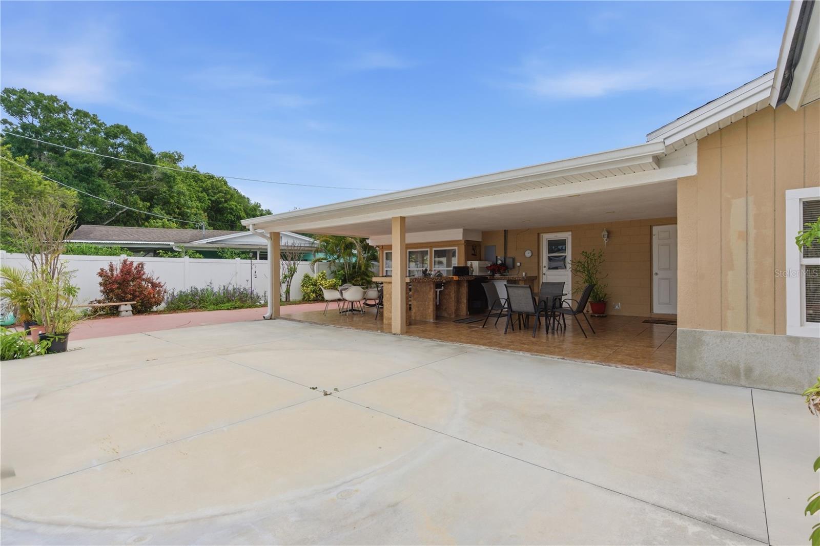 HOLIDAY VILLAGE SEC 3 - Residential