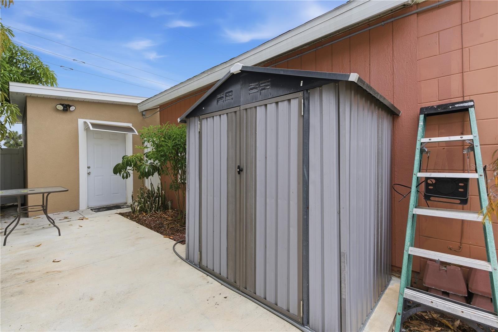 HOLIDAY VILLAGE SEC 3 - Residential