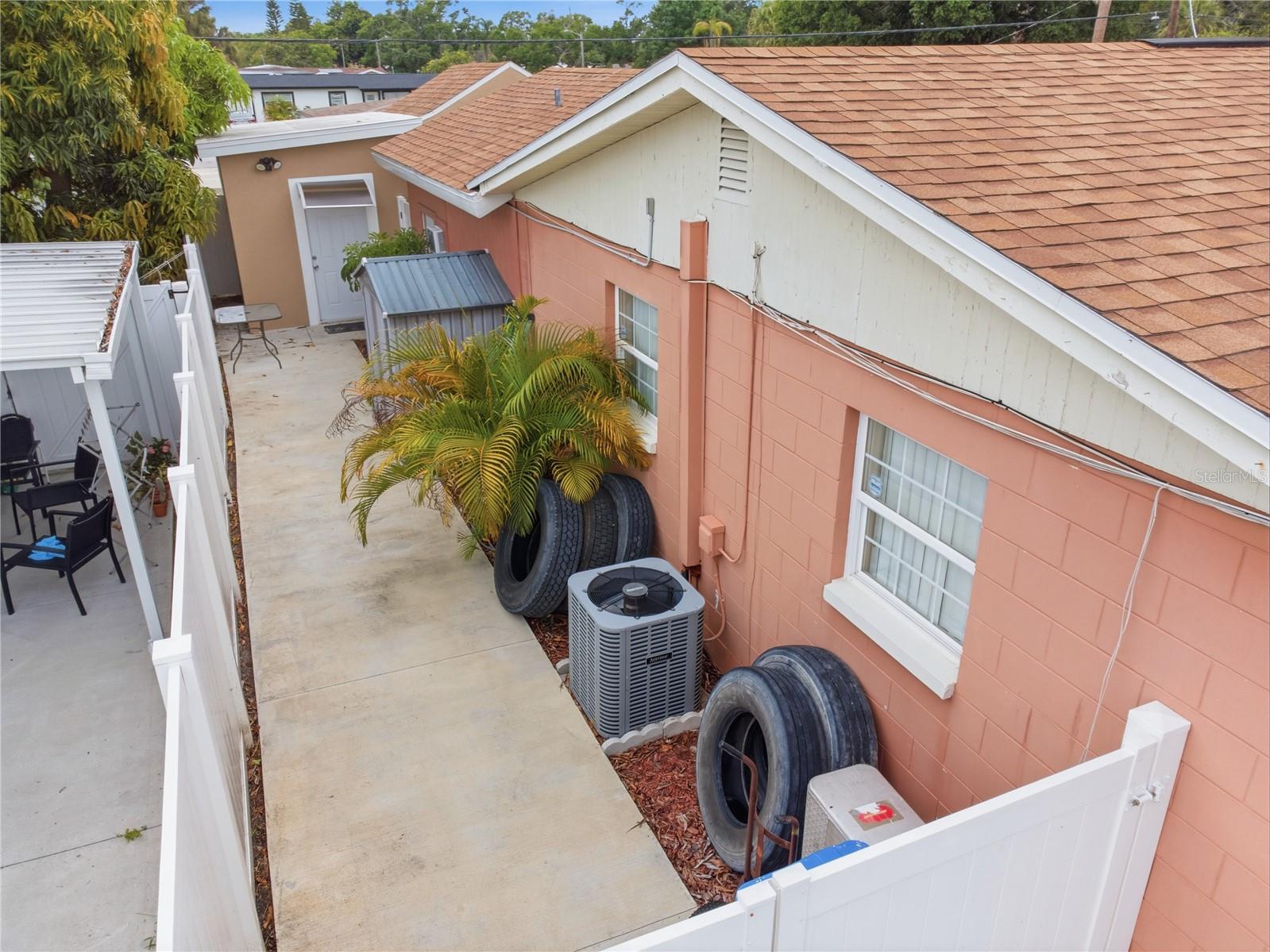 HOLIDAY VILLAGE SEC 3 - Residential