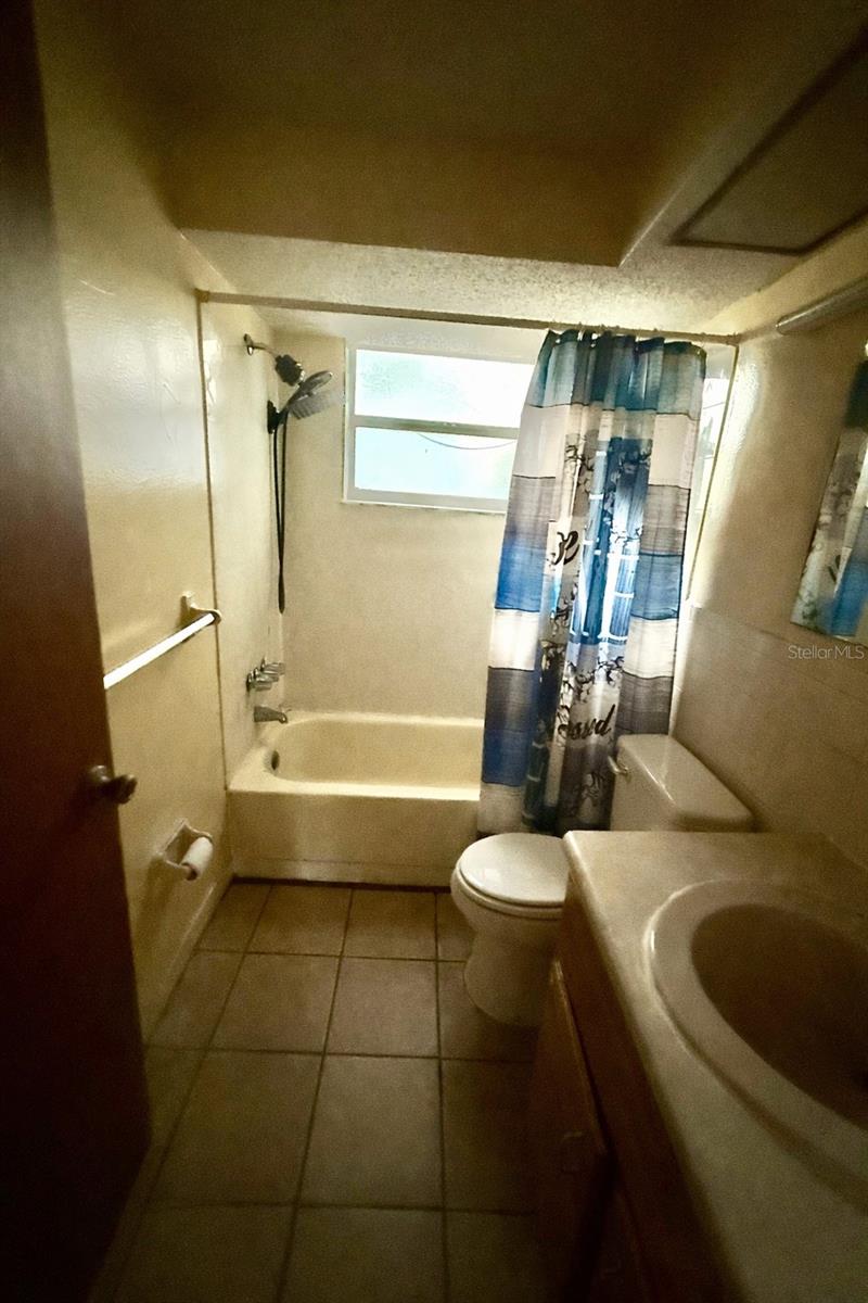 LAKEWOOD ESTATES - Residential