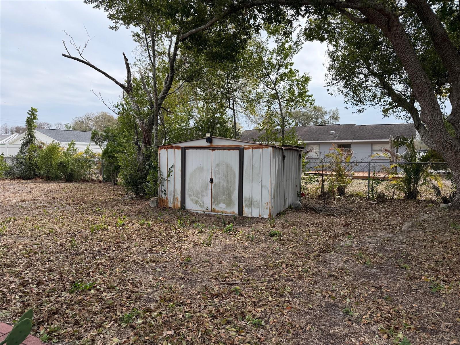 LAKEWOOD ESTATES - Residential