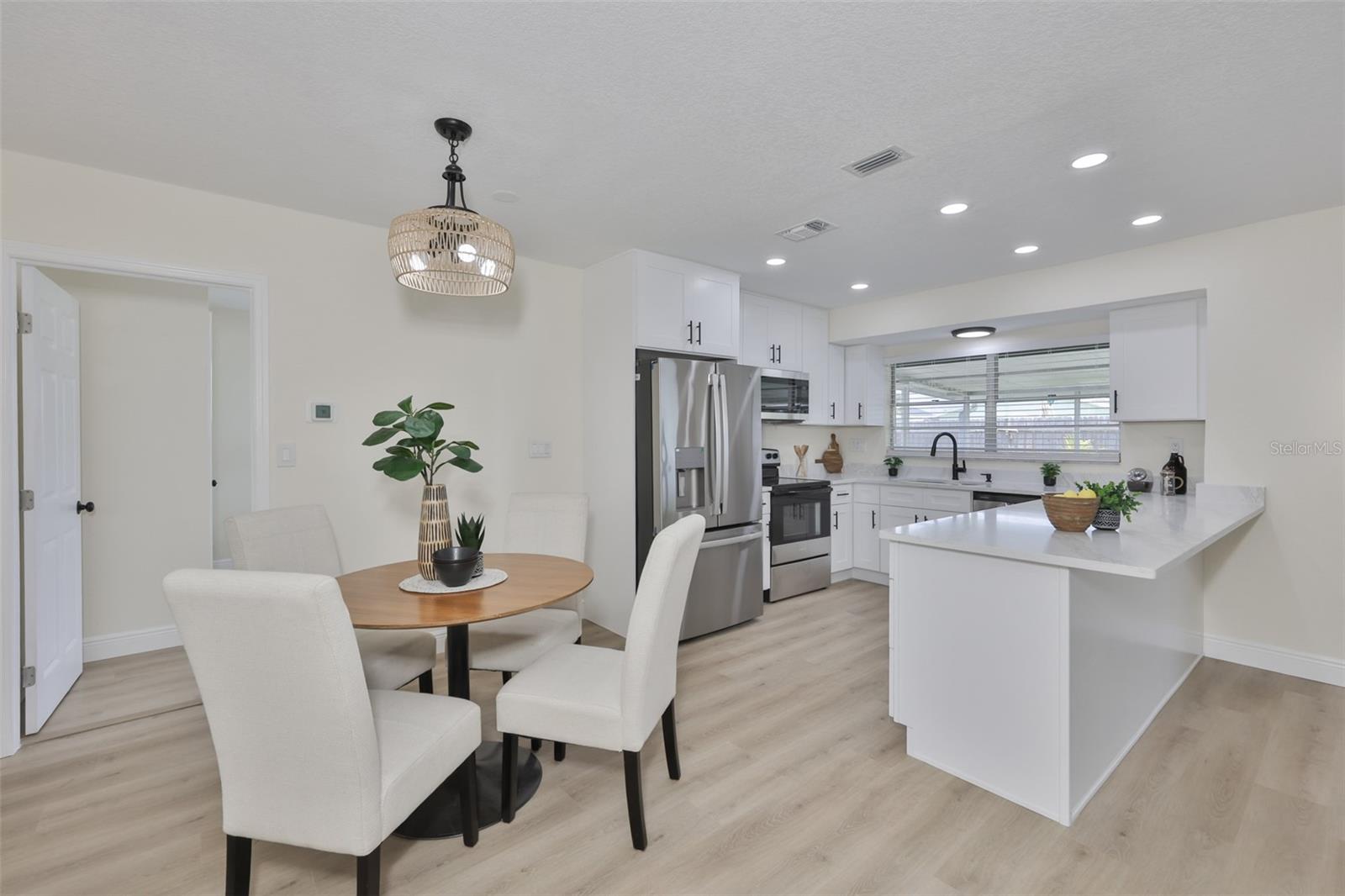 APOLLO BEACH UNIT FOUR - Residential