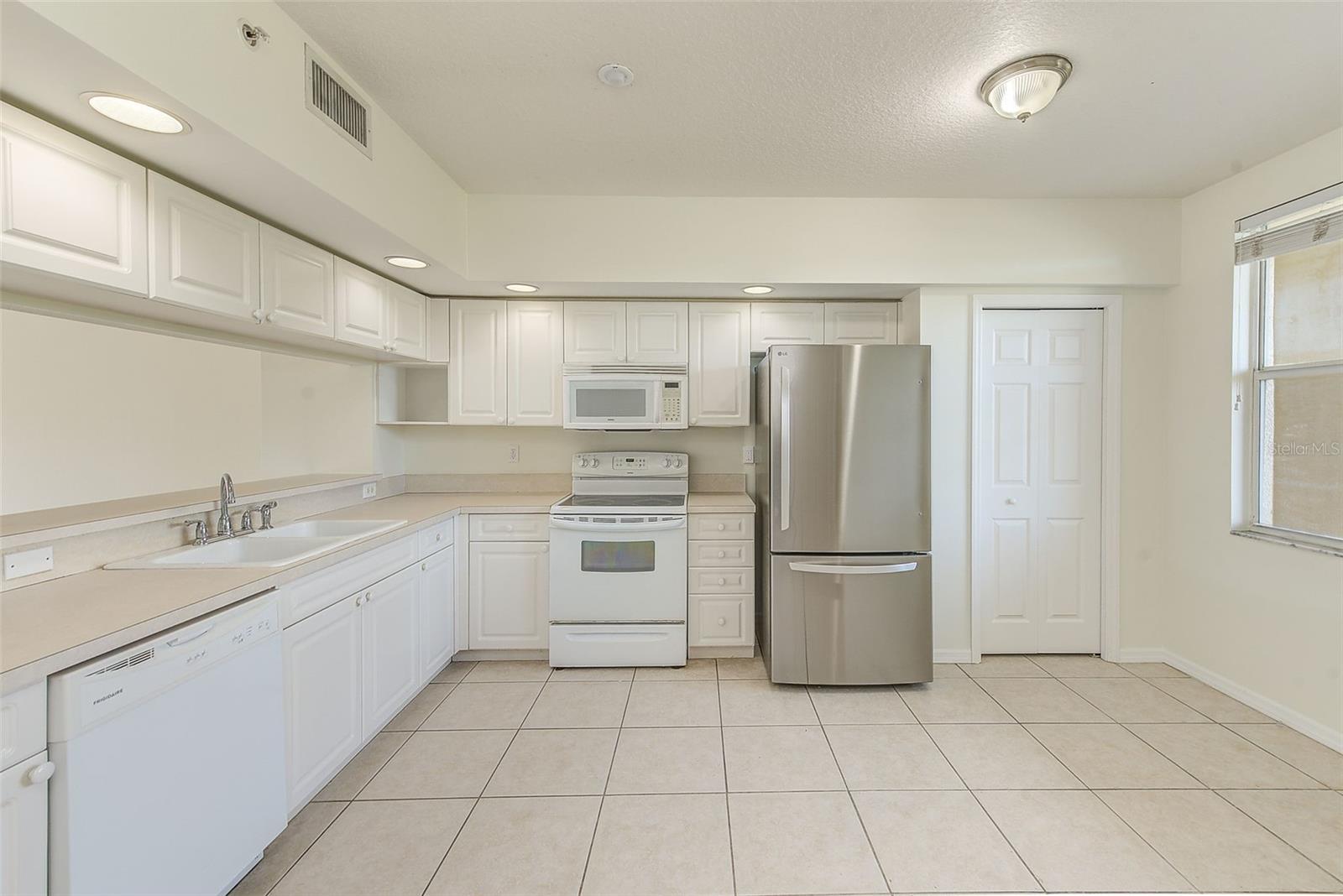 GOLF LAKE CONDO 3 AT EAST BAY - Residential