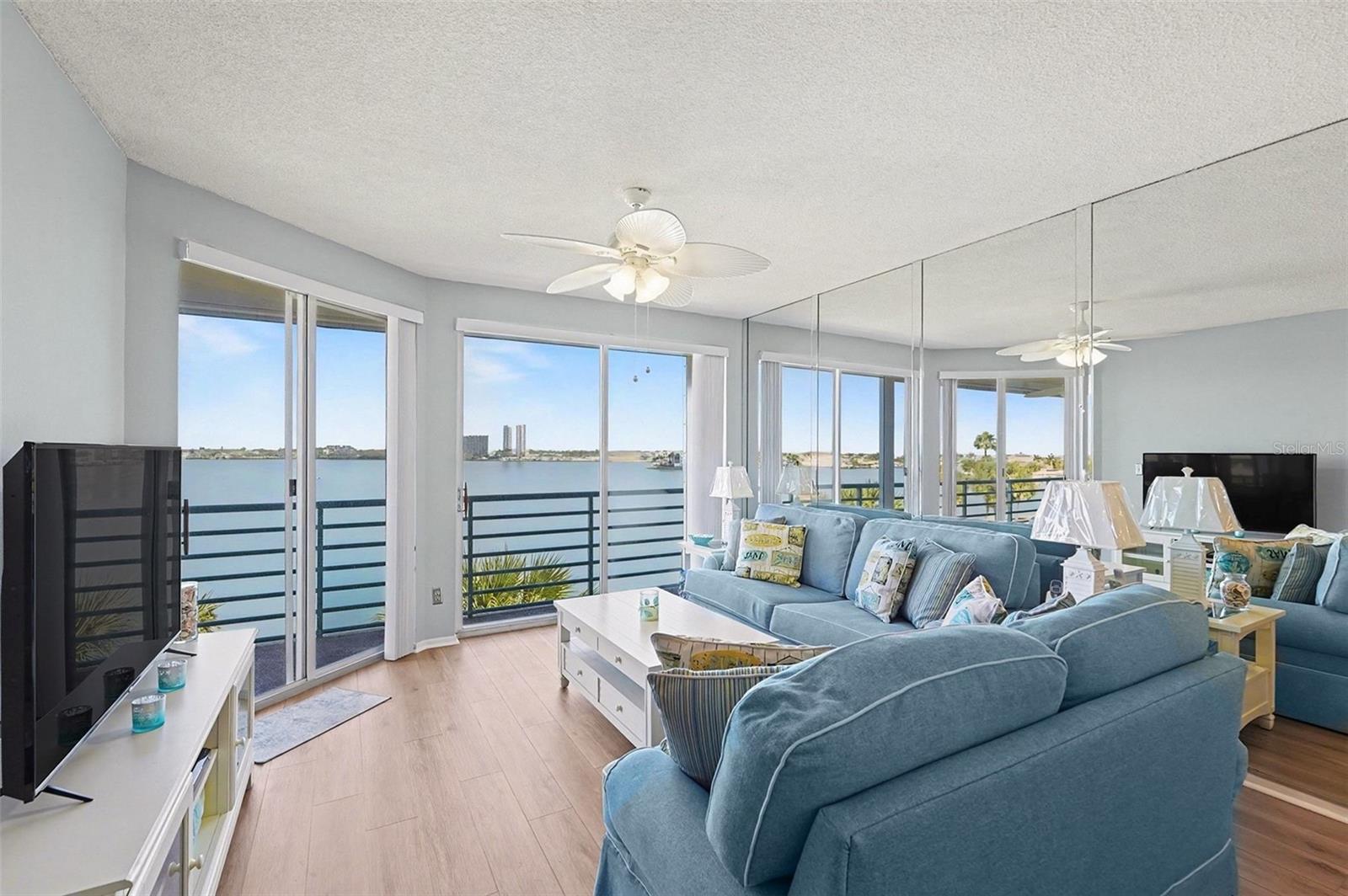 CORAL POINTE - Residential