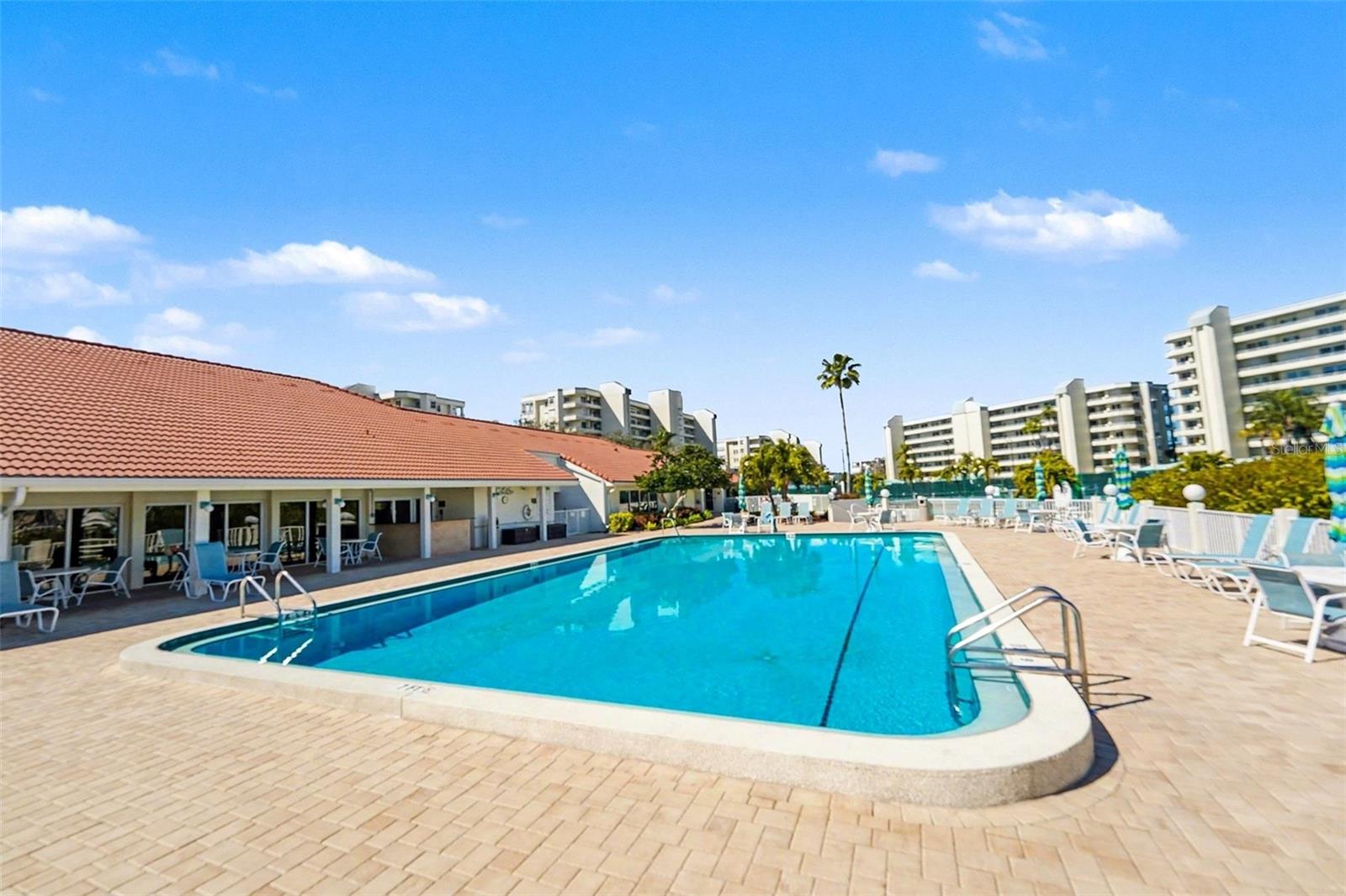 CORAL POINTE - Residential