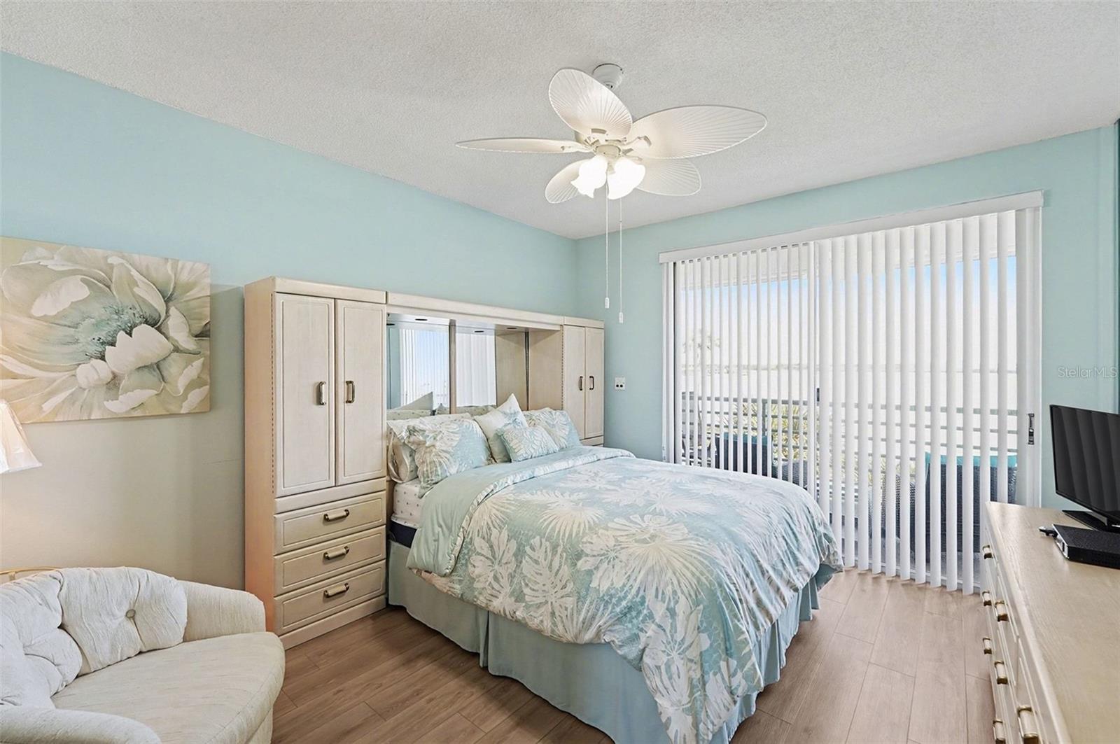 CORAL POINTE - Residential