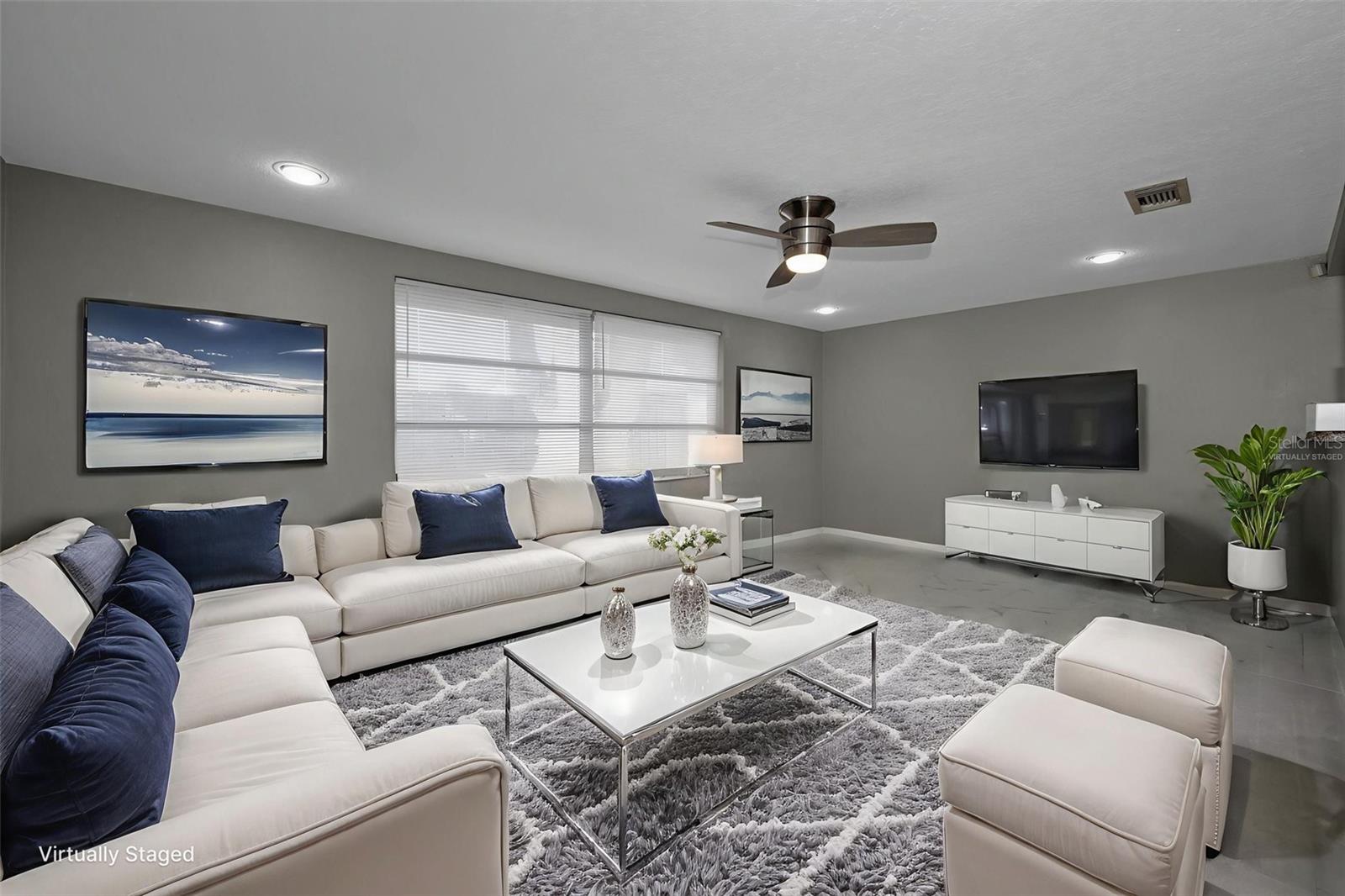 COLONIAL HILLS - Residential