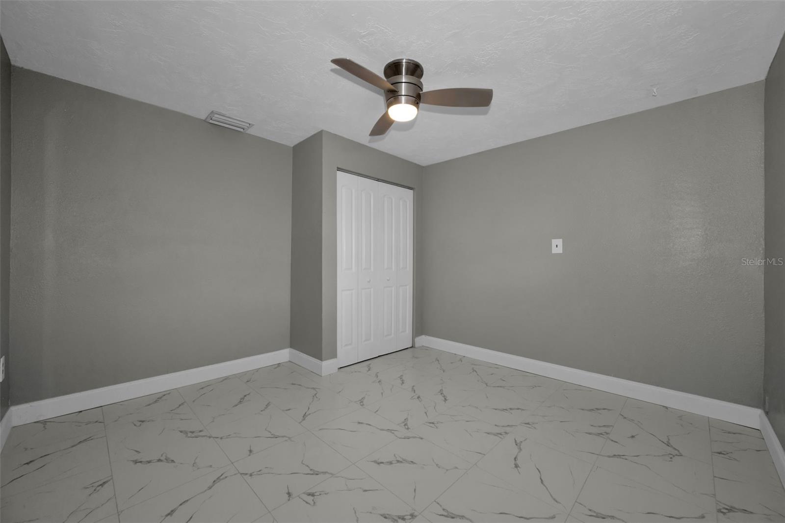 COLONIAL HILLS - Residential