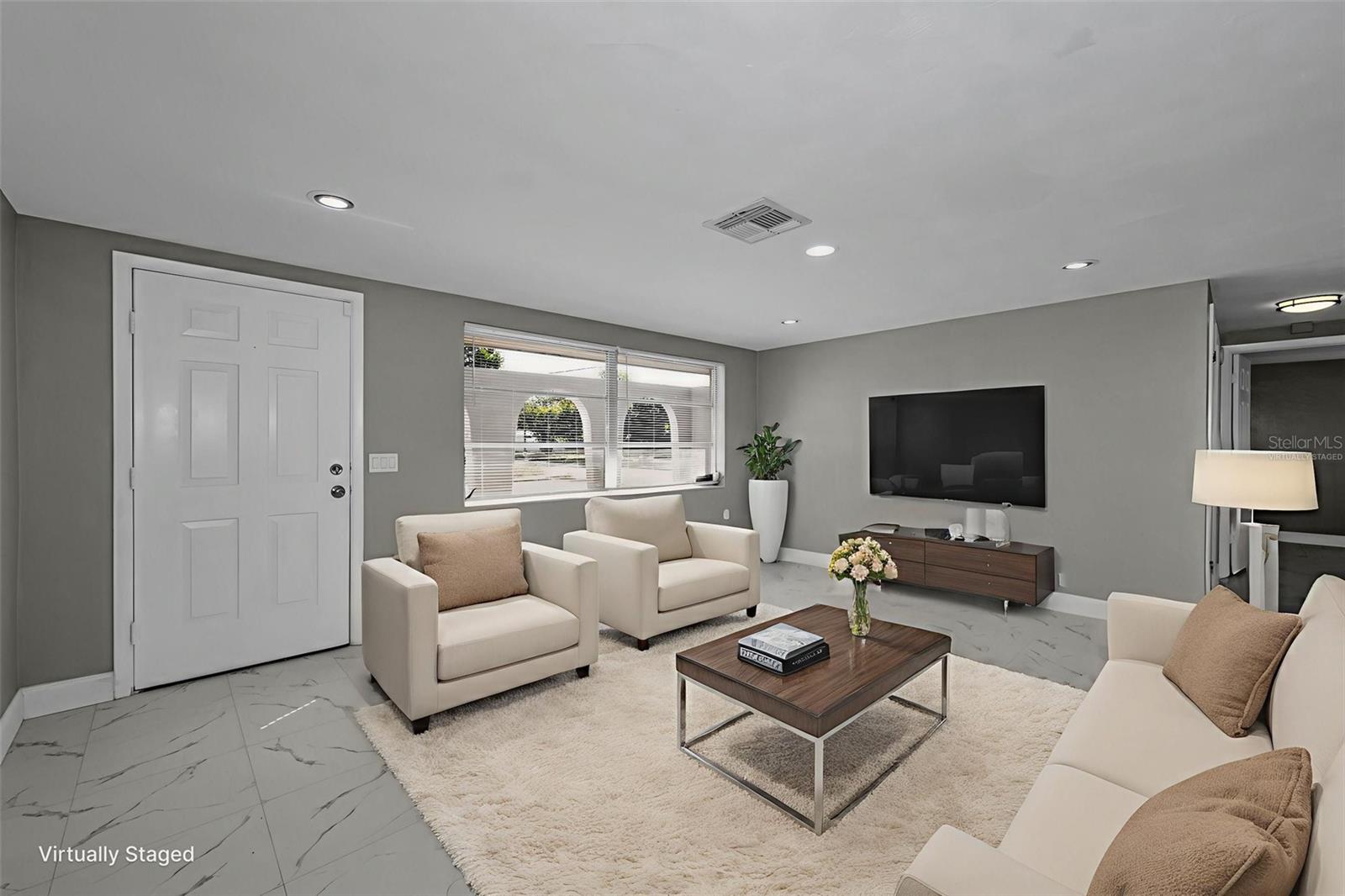 COLONIAL HILLS - Residential