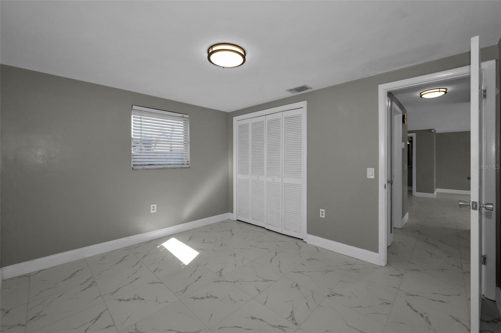 COLONIAL HILLS - Residential