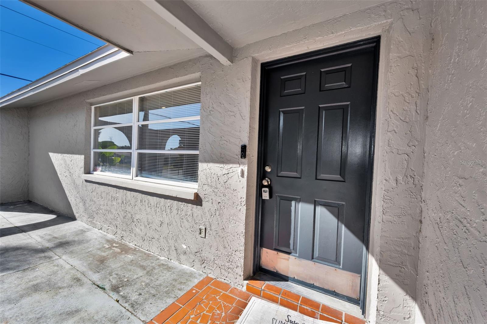 COLONIAL HILLS - Residential