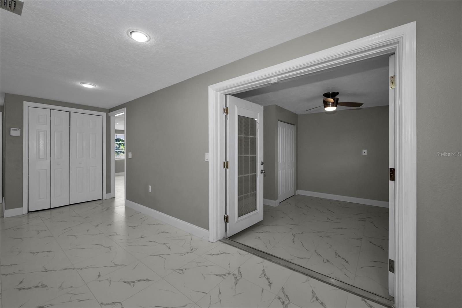 COLONIAL HILLS - Residential