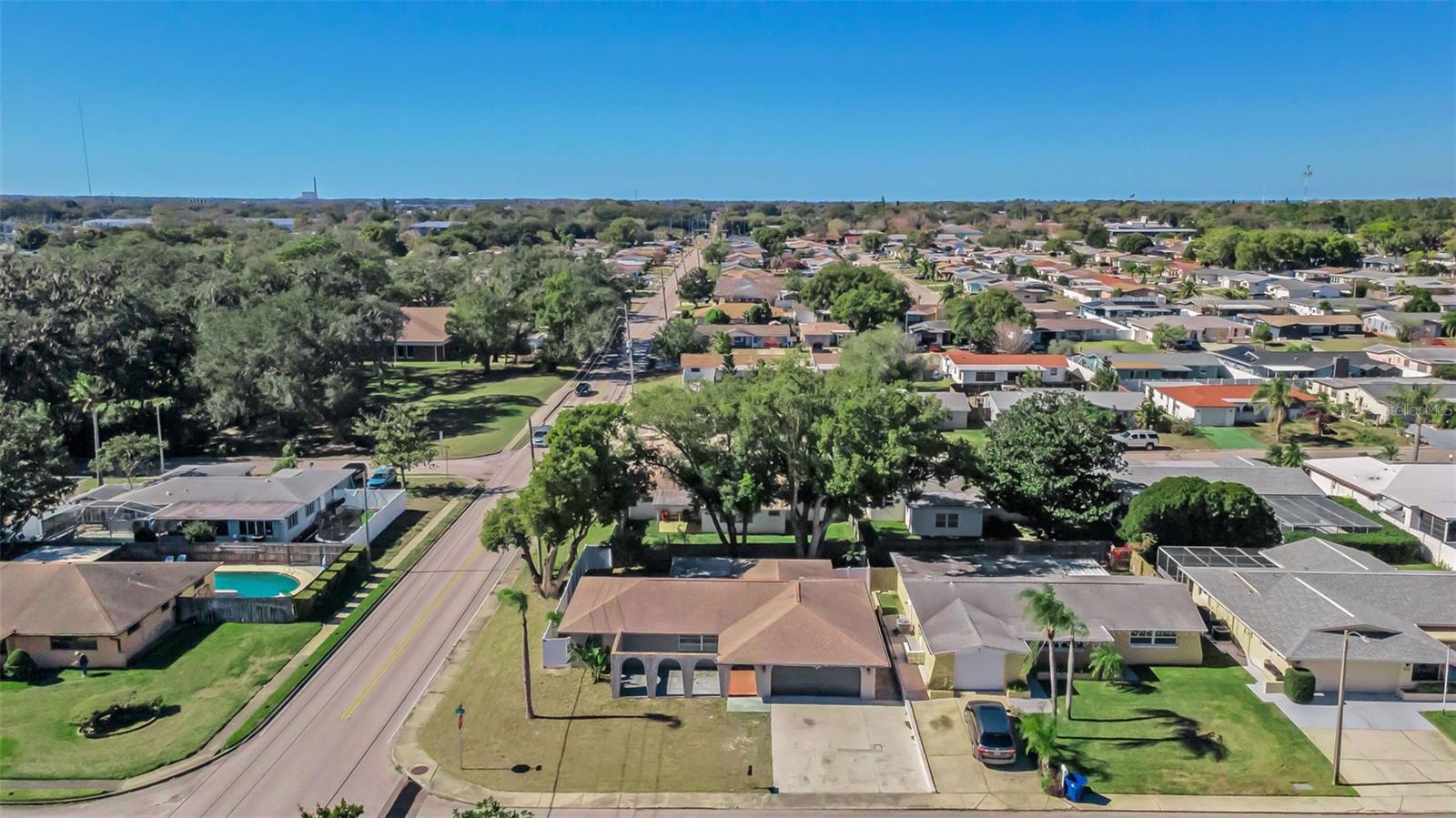 COLONIAL HILLS - Residential