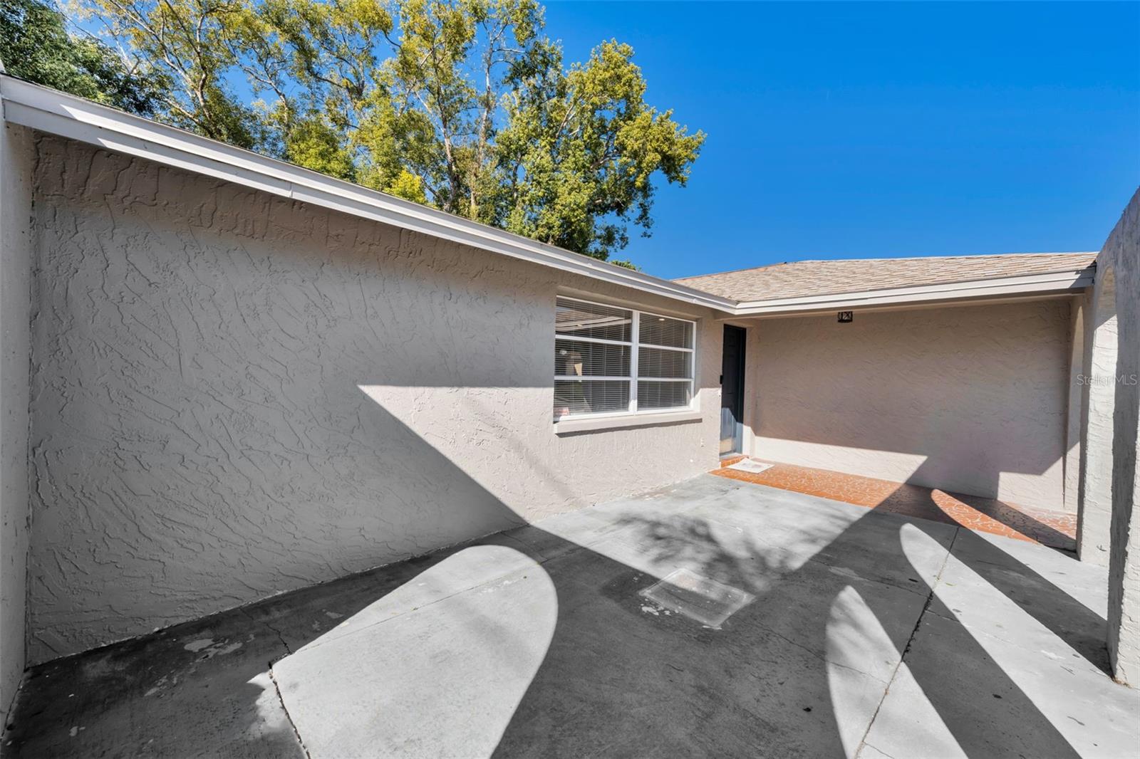 COLONIAL HILLS - Residential