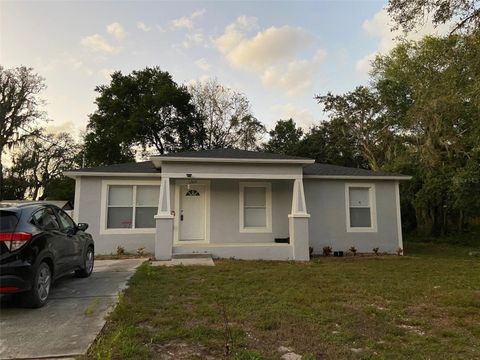 Photo of 12419 Lamont Avenue, New Port Richey, FL 34654 (MLS # W7876679) Photo of 12419 Lamont Avenue, New Port Richey, FL 34654 (MLS # W7876679)