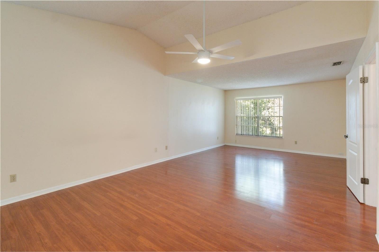 COUNTRY LANE - Residential Lease