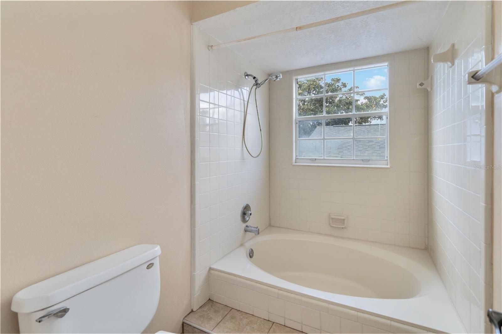 COUNTRY LANE - Residential Lease