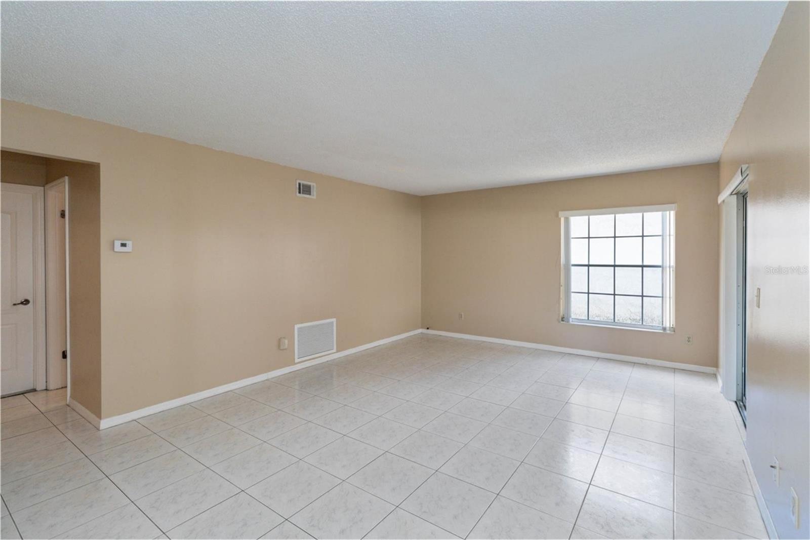 COUNTRY LANE - Residential Lease