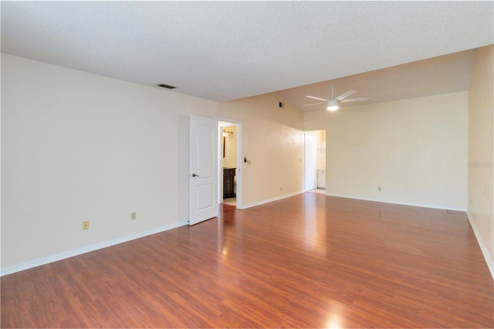 COUNTRY LANE - Residential Lease