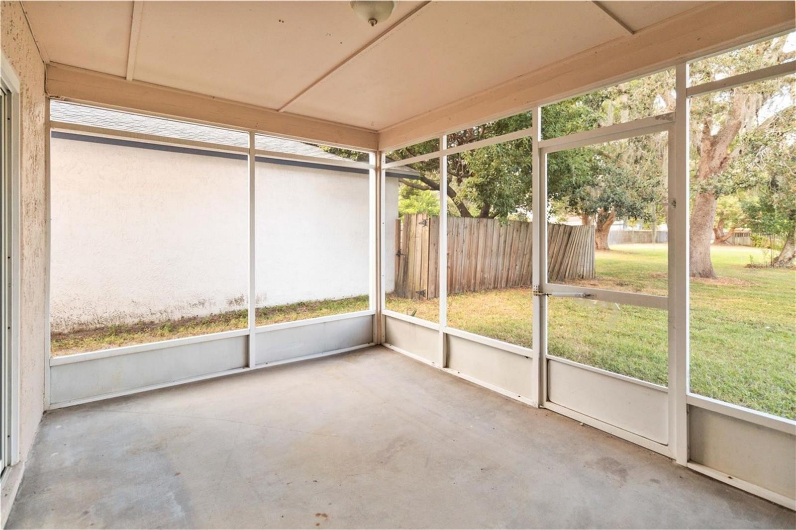 COUNTRY LANE - Residential Lease