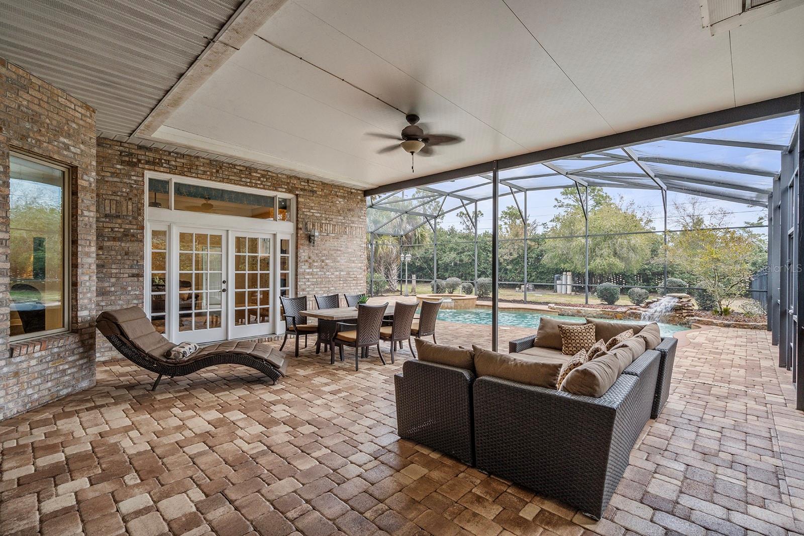 KILLALOE BY THE LAKE - Residential