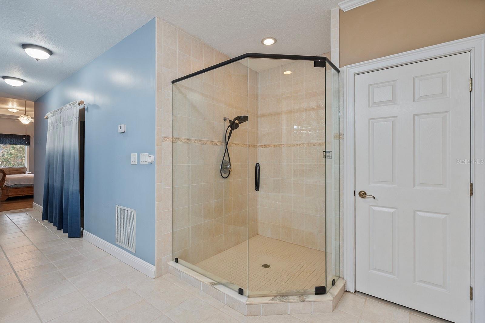 KILLALOE BY THE LAKE - Residential