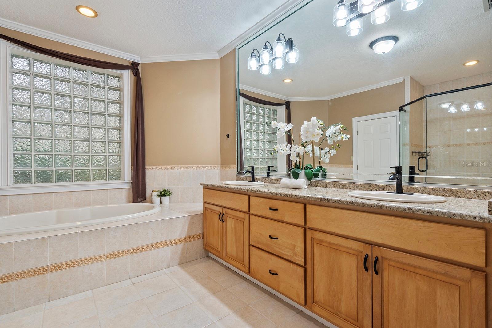 KILLALOE BY THE LAKE - Residential