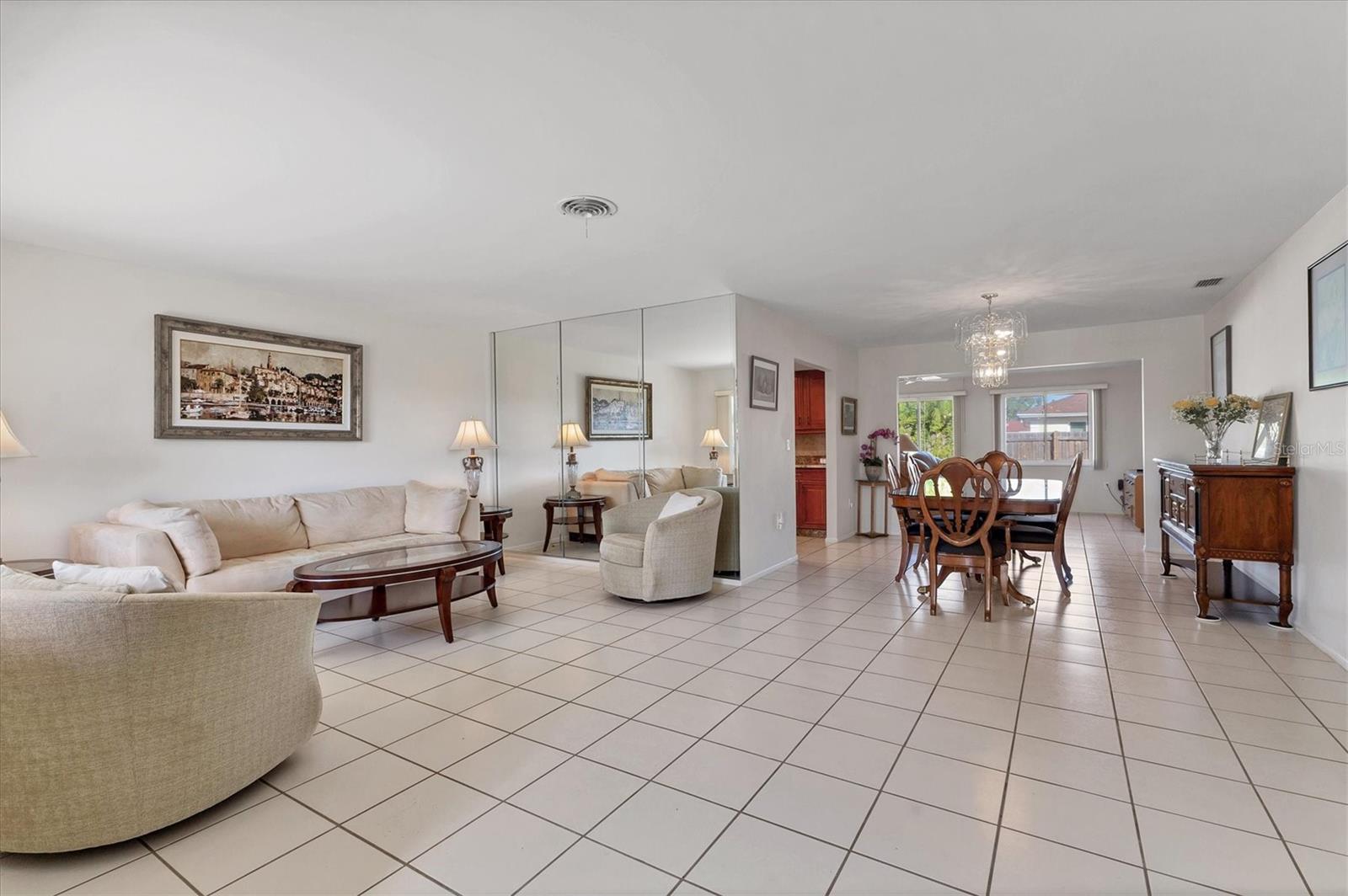 6824 ROXBURY DRIVE