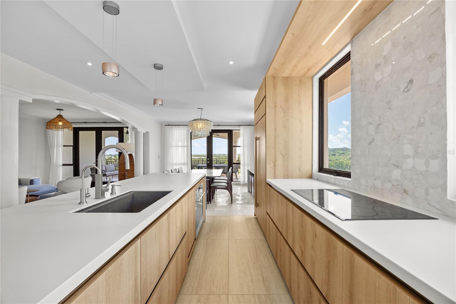 COUNTRY CLUB RESIDENCES - Residential