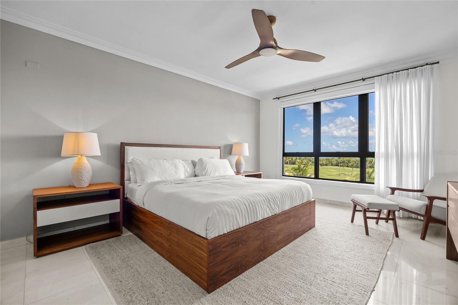 COUNTRY CLUB RESIDENCES - Residential