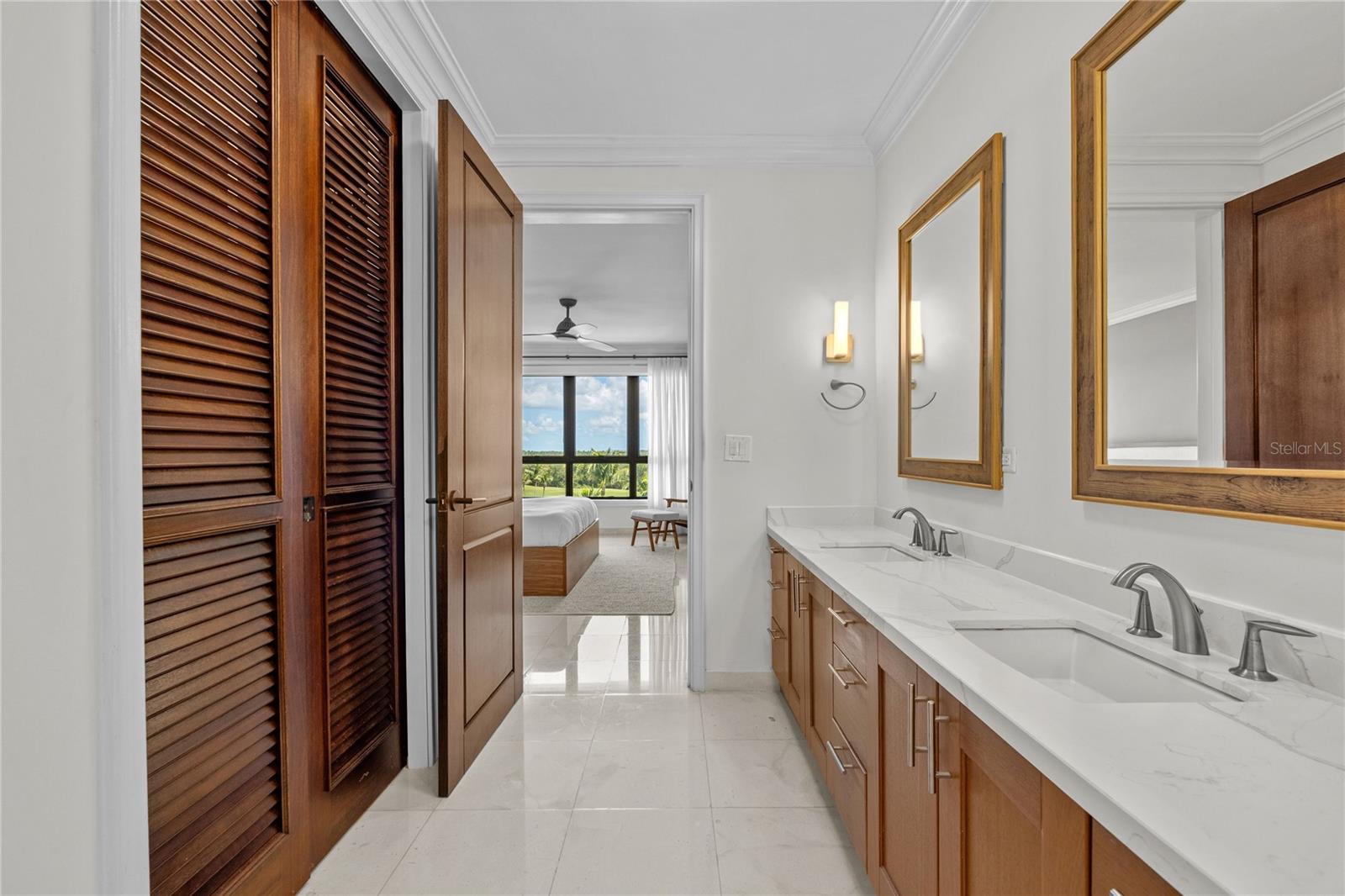 COUNTRY CLUB RESIDENCES - Residential