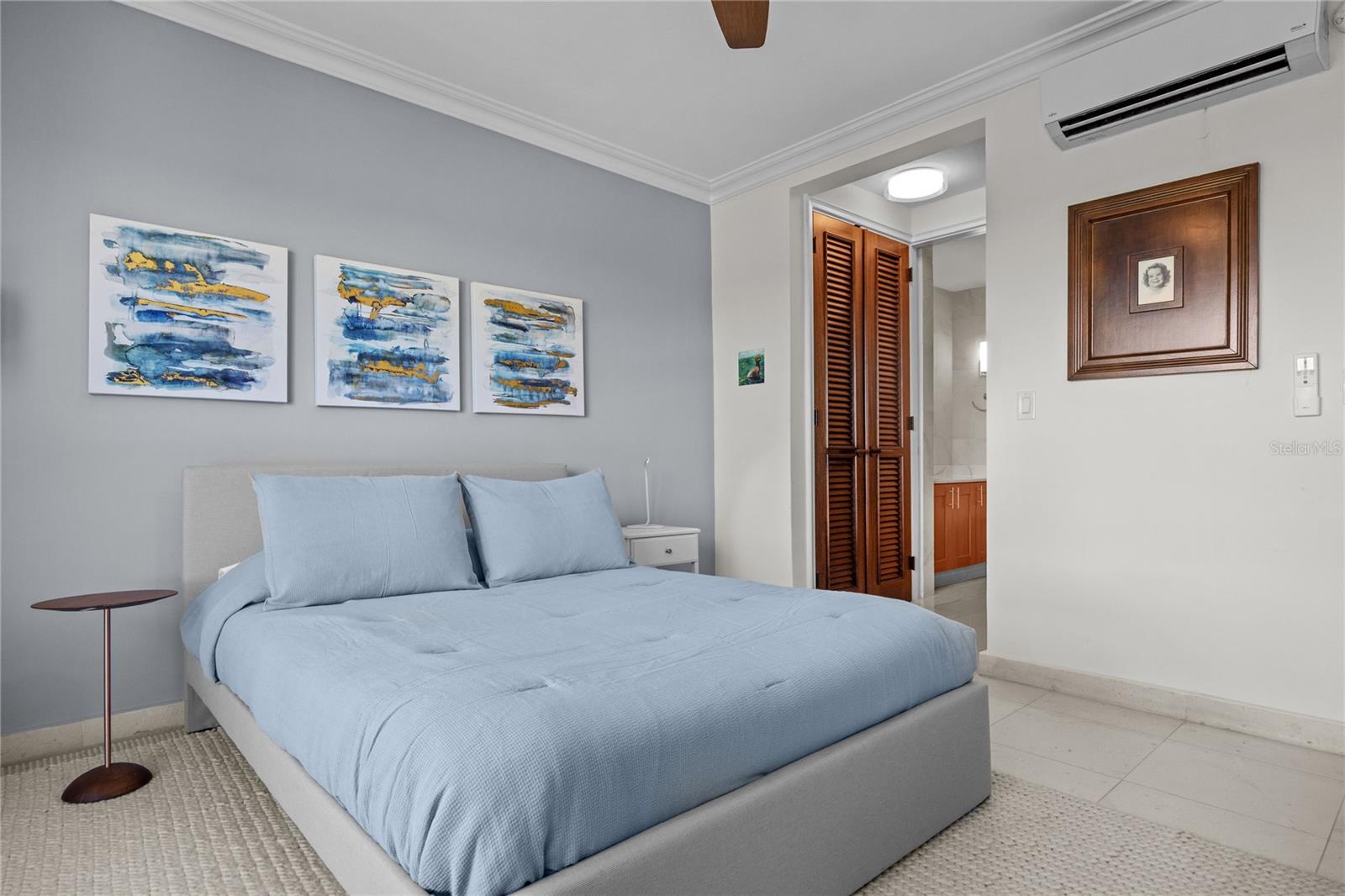 COUNTRY CLUB RESIDENCES - Residential