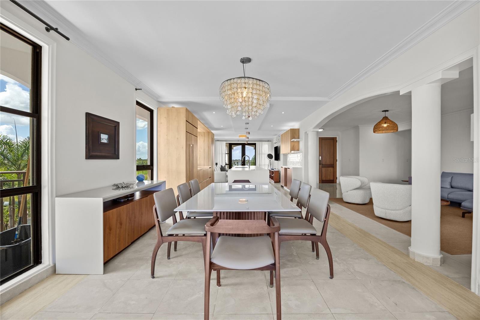 COUNTRY CLUB RESIDENCES - Residential