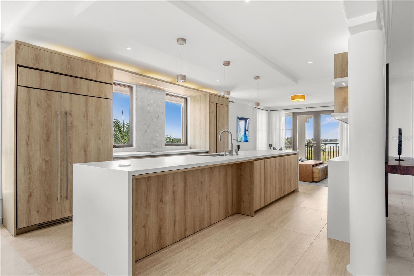 COUNTRY CLUB RESIDENCES - Residential