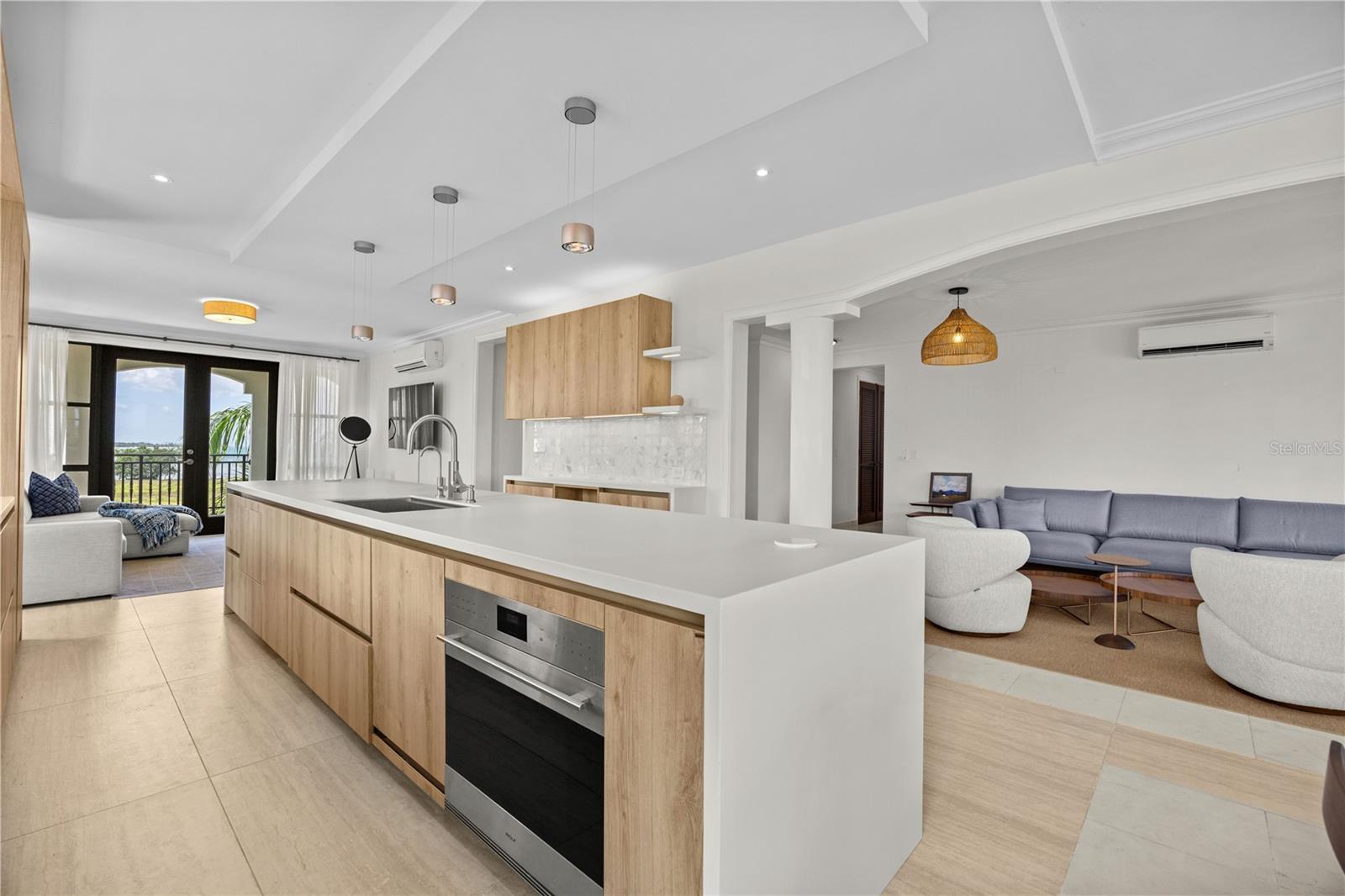 COUNTRY CLUB RESIDENCES - Residential