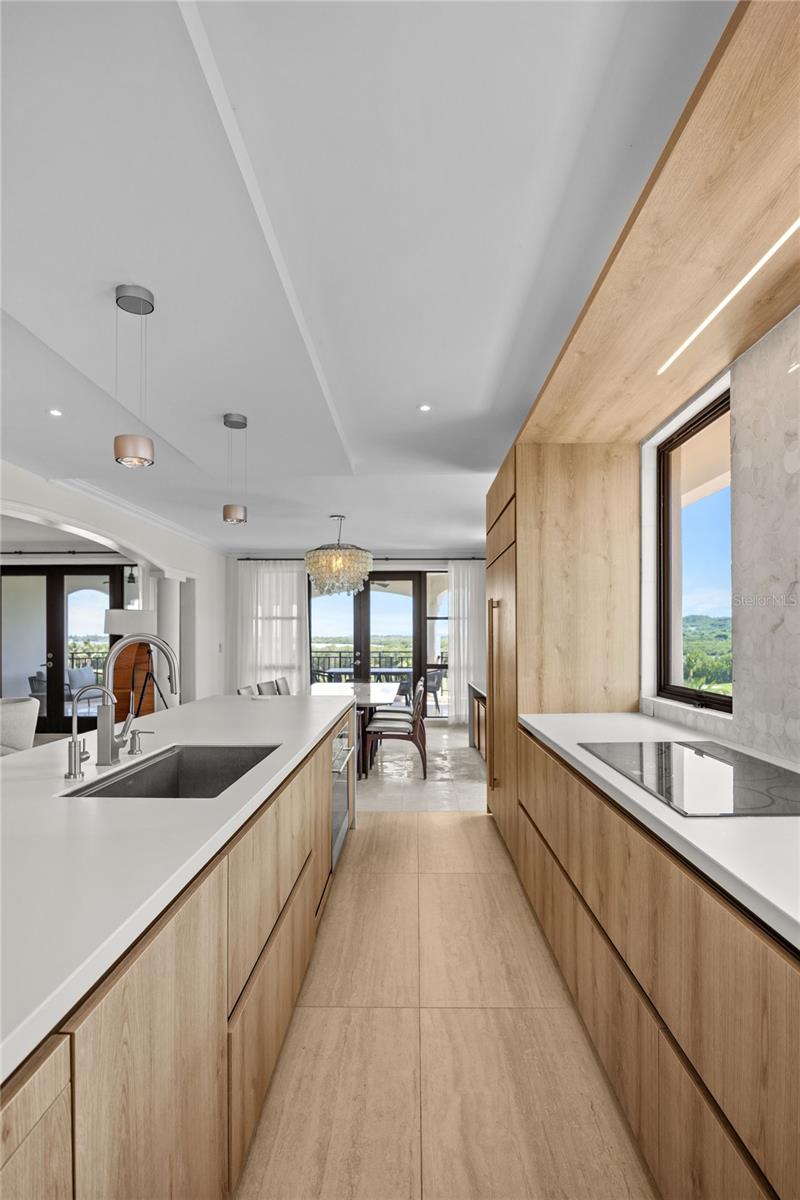 COUNTRY CLUB RESIDENCES - Residential