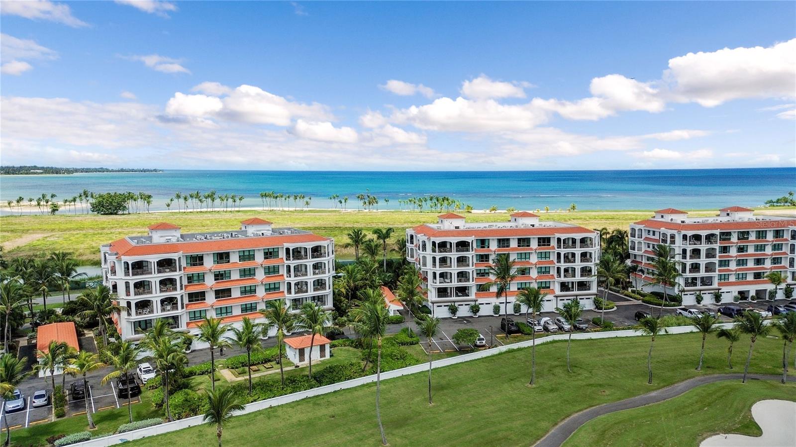 COUNTRY CLUB RESIDENCES - Residential