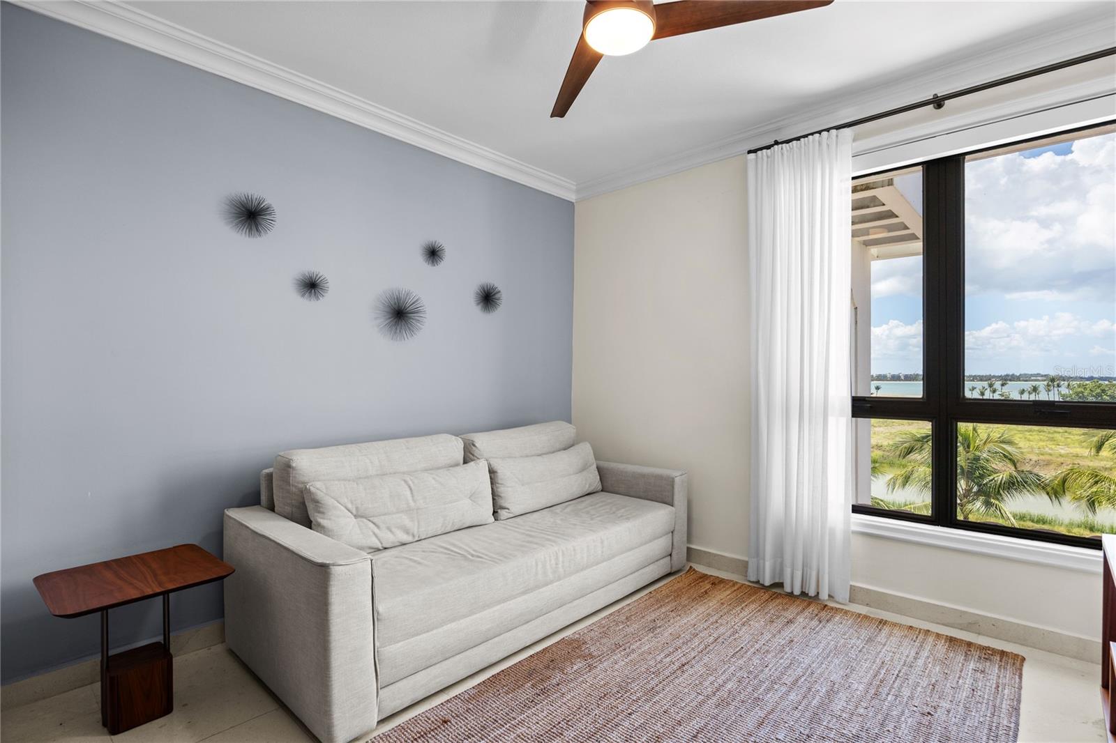 COUNTRY CLUB RESIDENCES - Residential