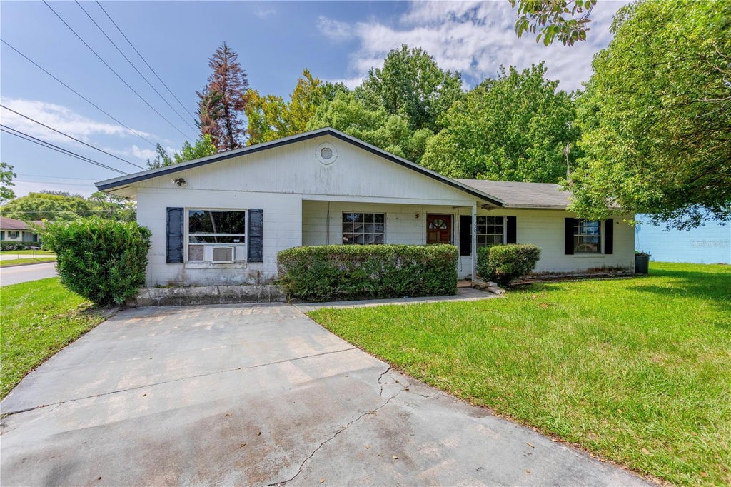 Photo of 1501 Terrace Drive, Sanford, FL 32773 (MLS # O6434127)