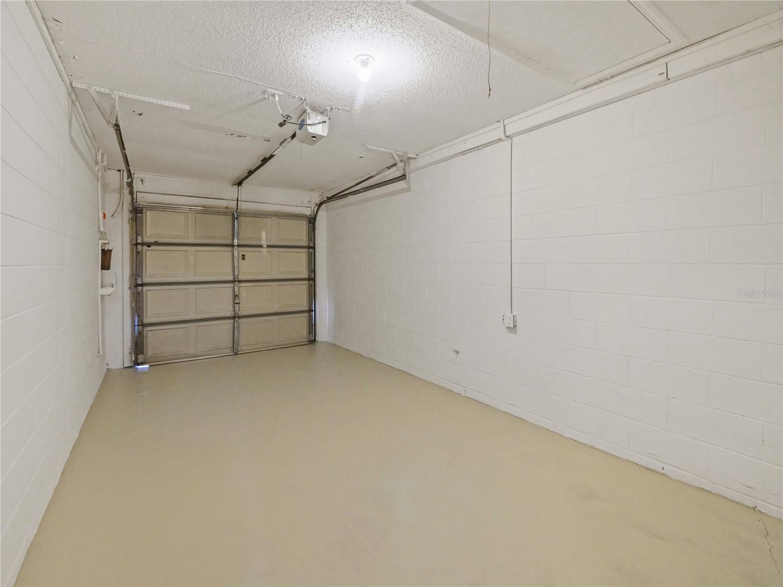 CROWN POINT BY THE SPGS - Residential