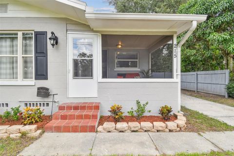 A home in LAKELAND