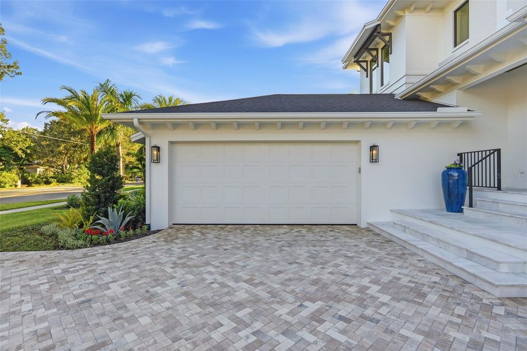 Photo of 214 Aranda Street NE, St Petersburg, FL 33704 (MLS # TB8443460)