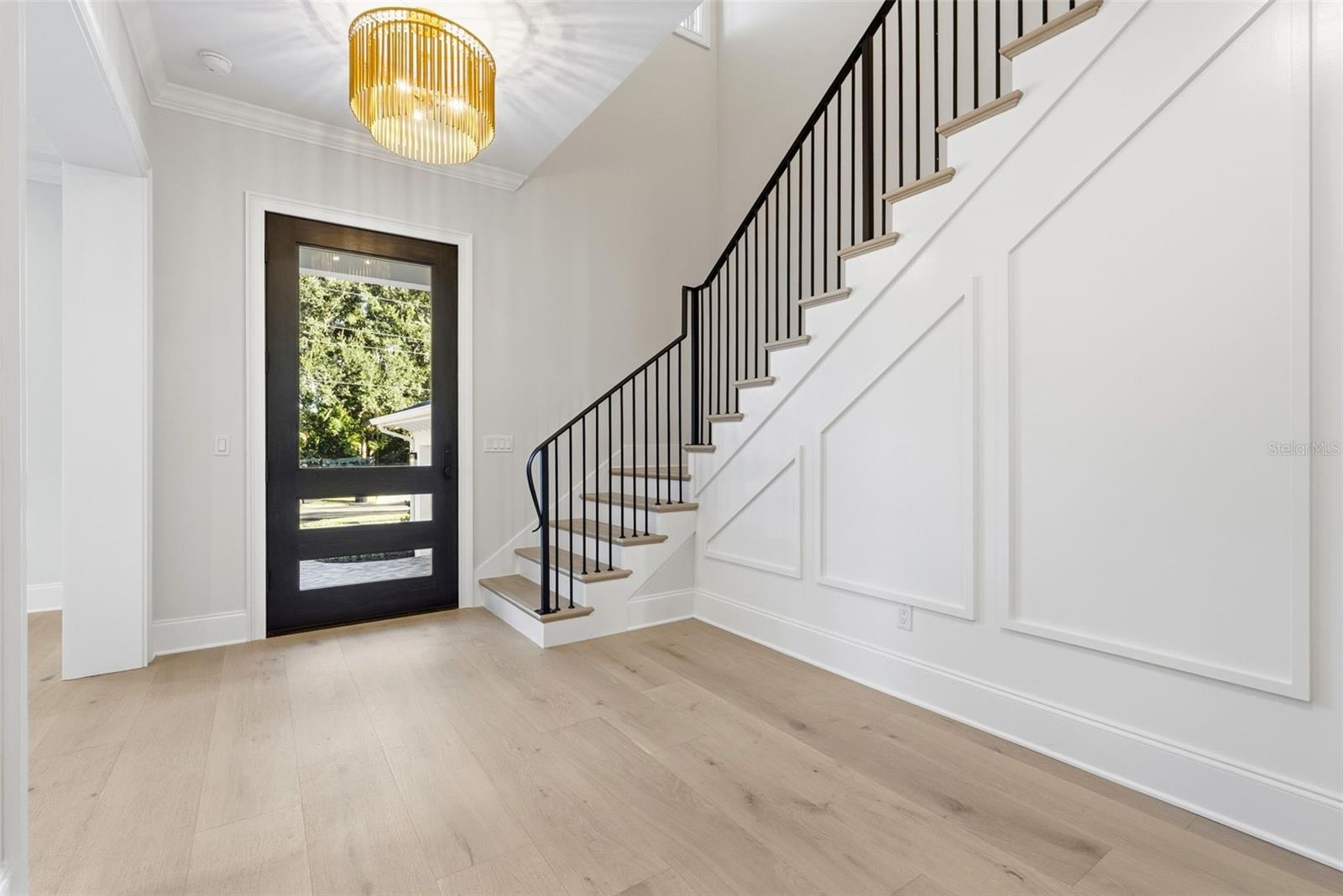 214 ARANDA STREET NE