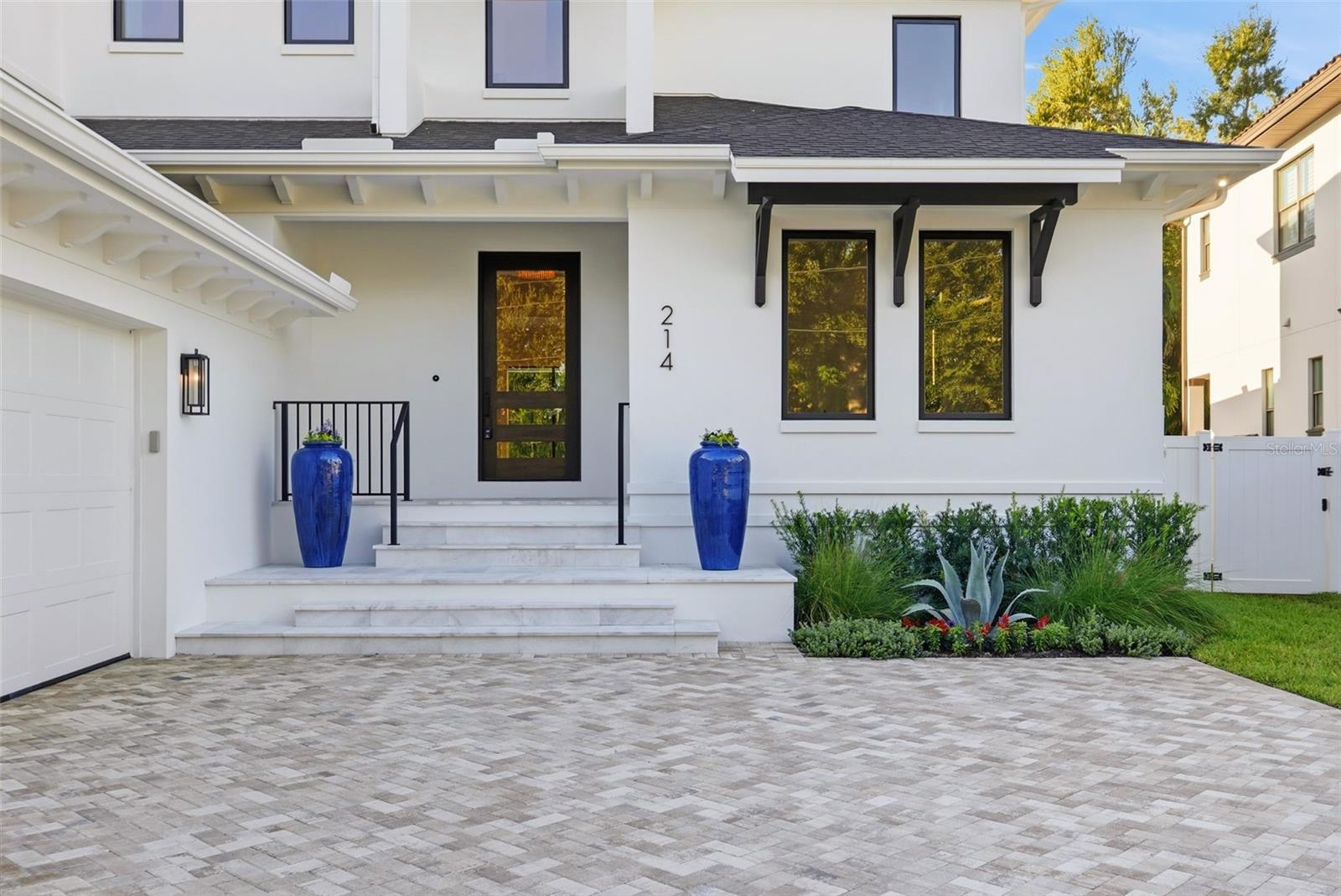 214 ARANDA STREET NE