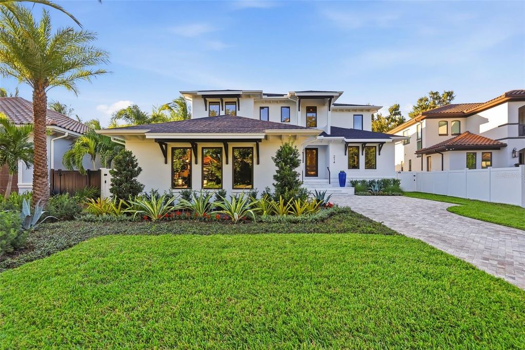 Photo of 214 Aranda Street NE, St Petersburg, FL 33704 (MLS # TB8443460)