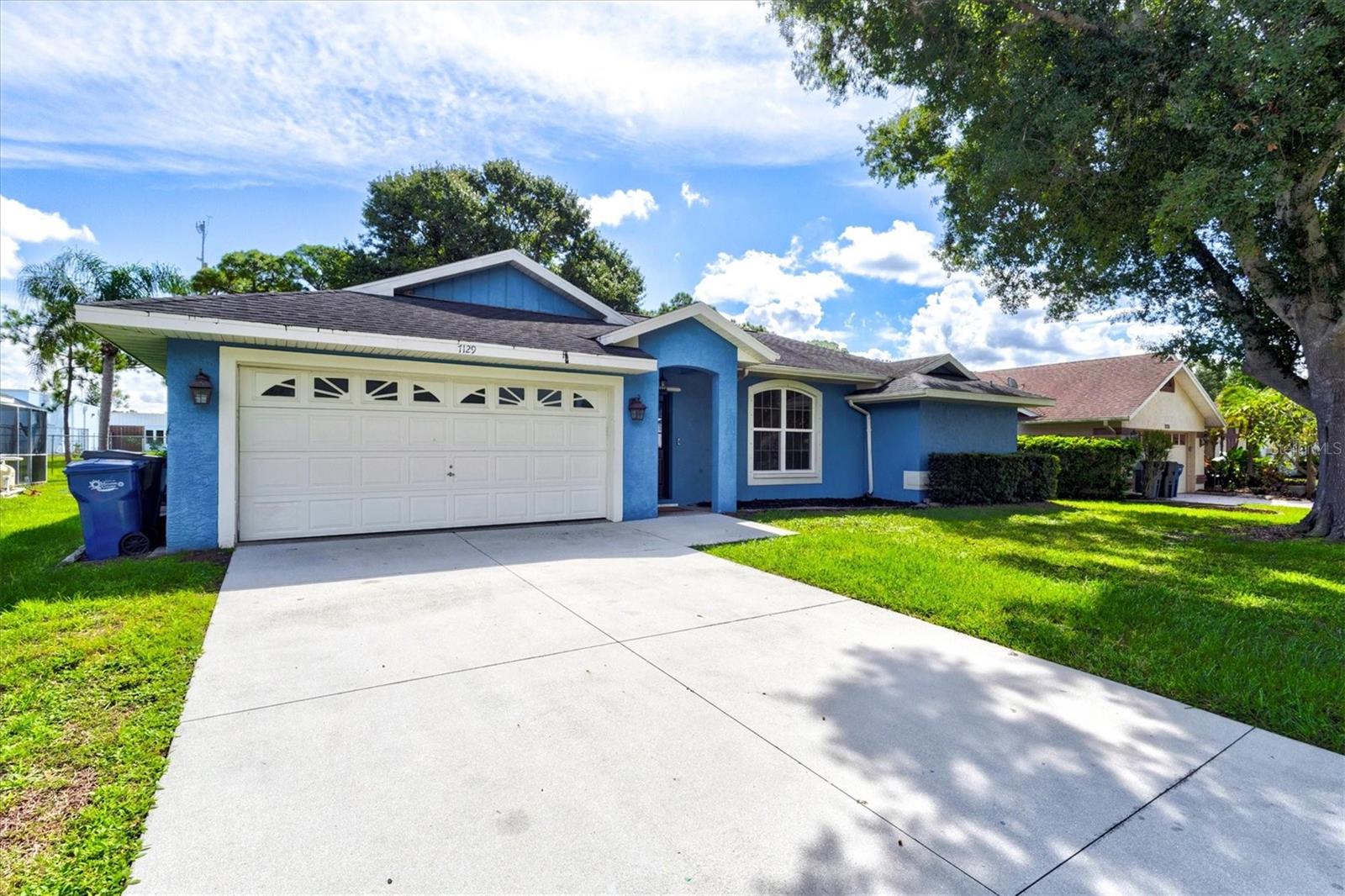 7129 QUEEN PALM CIRCLE